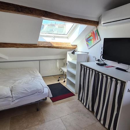 Appartement Coeur De Paris Avec Vue Sur Les Toits Eksteriør bilde