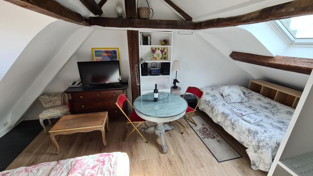 Appartement Coeur De Paris Avec Vue Sur Les Toits Eksteriør bilde