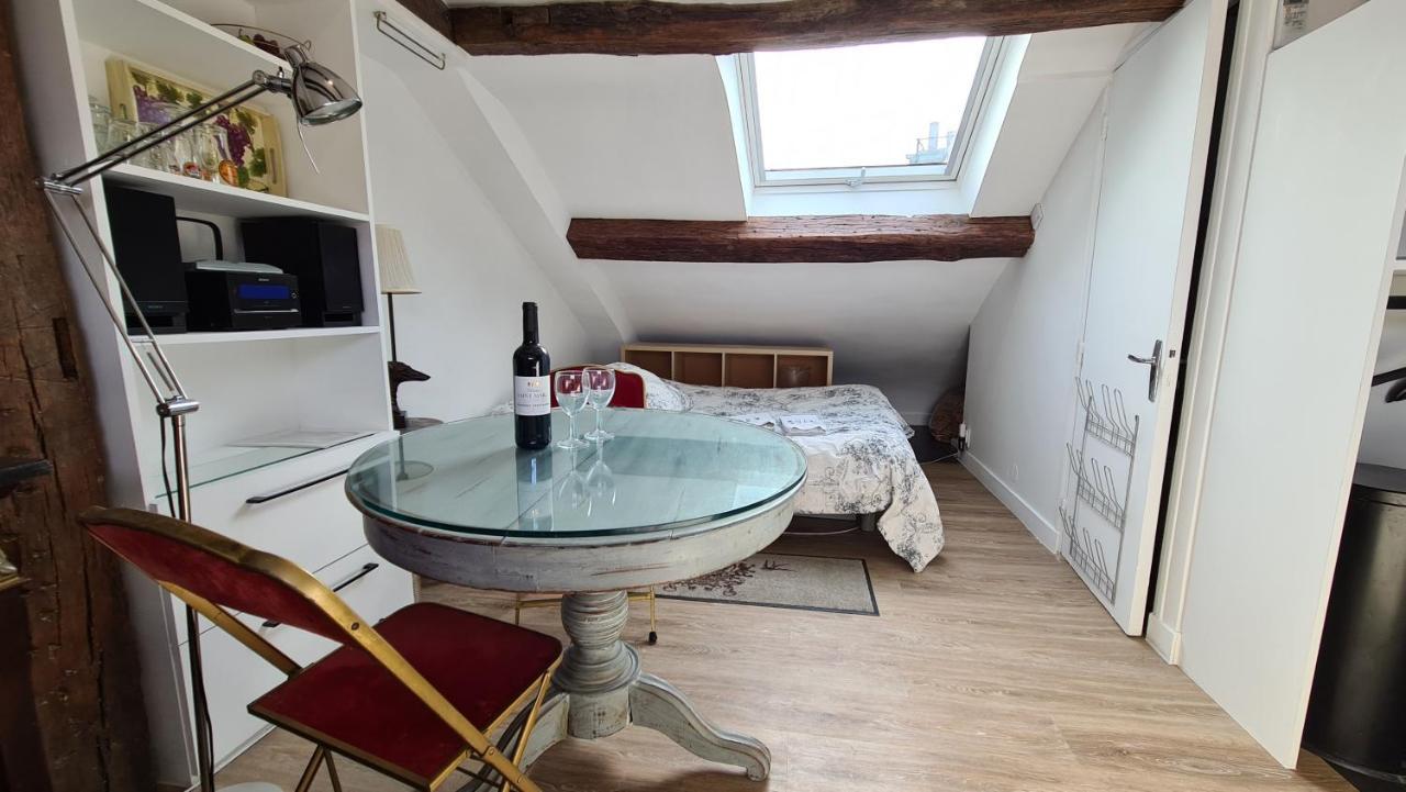 Appartement Coeur De Paris Avec Vue Sur Les Toits Eksteriør bilde