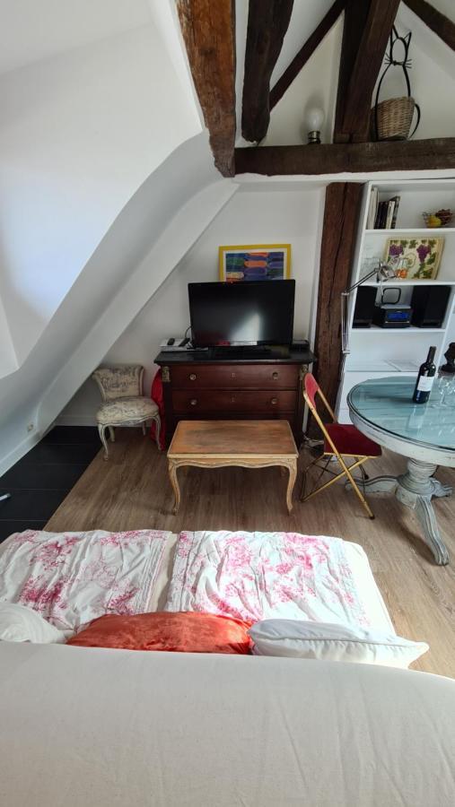 Appartement Coeur De Paris Avec Vue Sur Les Toits Eksteriør bilde