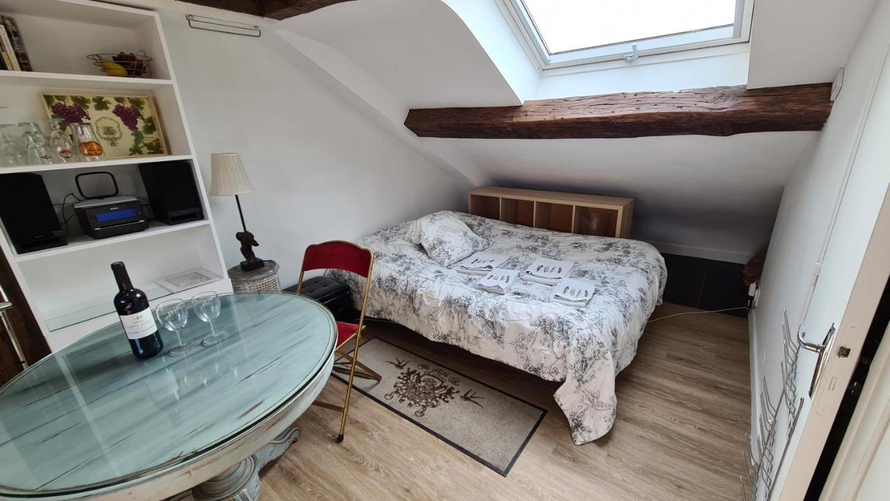 Appartement Coeur De Paris Avec Vue Sur Les Toits Eksteriør bilde